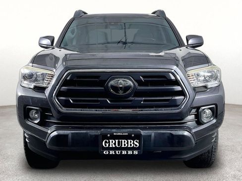 Used 2019 Toyota Tacoma SR5 AWD/4WD image 4