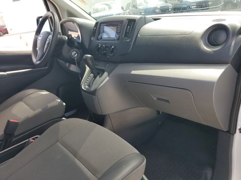 Used 2018 Nissan NV200 S w/ Cruise Control Package image 18