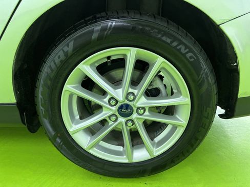 Used 2018 Ford Focus SE FWD image 15