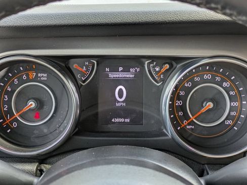 Certified 2020 Jeep Gladiator Sport w/ Quick Order Package 24S AWD/4WD image 19