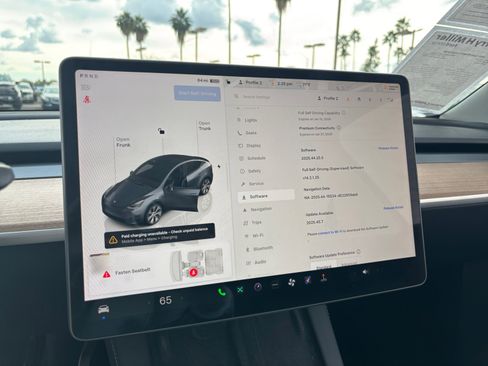 Used 2023 Tesla Model Y Long Range image 10