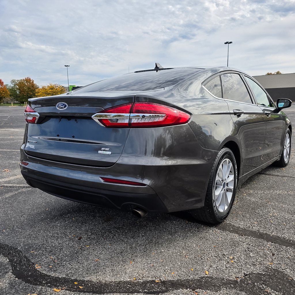 Used 2020 Ford Fusion SE FWD image 37