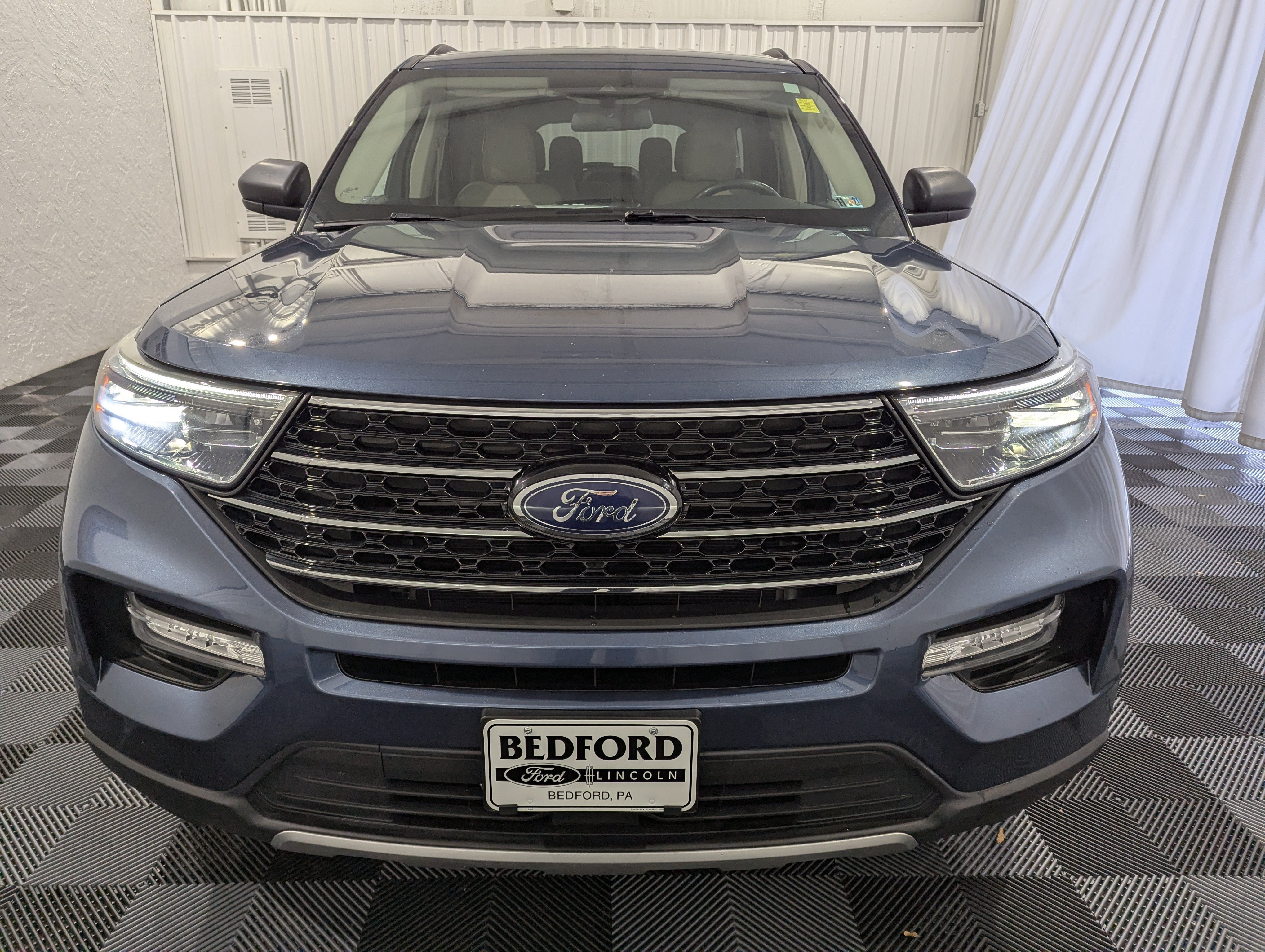 Used 2020 Ford Explorer XLT w/ Equipment Group 202A AWD/4WD image 4