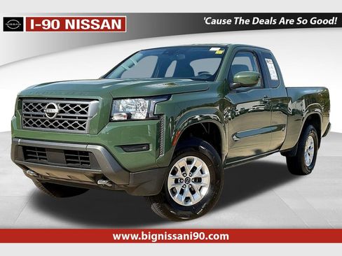 Used 2024 Nissan Frontier SV image 1