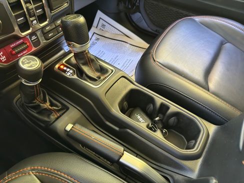 Used 2021 Jeep Gladiator Mojave w/ Dual Top Group image 16