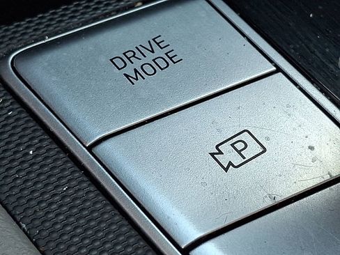 Used 2024 Hyundai Elantra SE FWD image 24