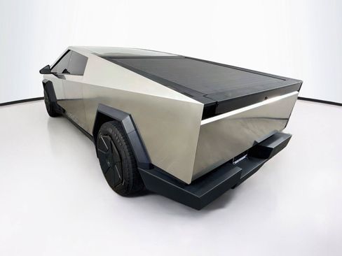 Used 2025 Tesla Cybertruck AWD Crew Cab image 3