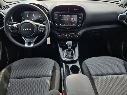 Used 2023 Kia Soul LX w/ Option Group 015 image 17