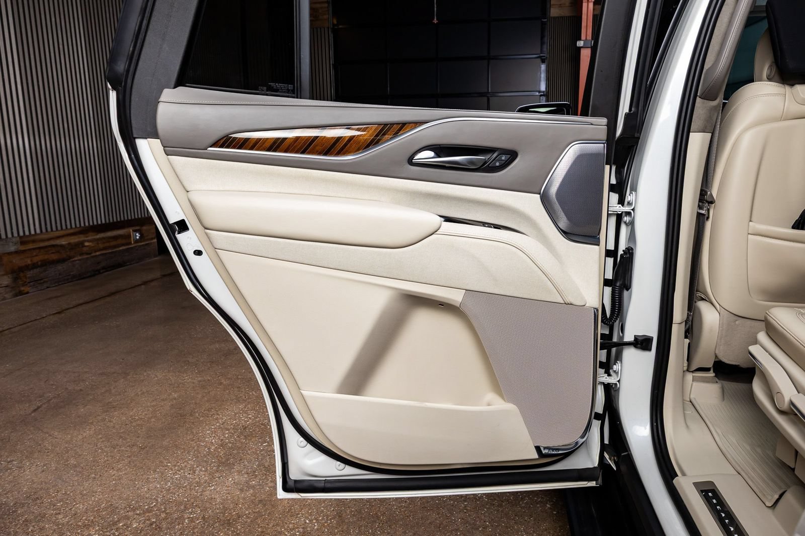 Used 2022 Cadillac Escalade Sport Platinum AWD/4WD image 38