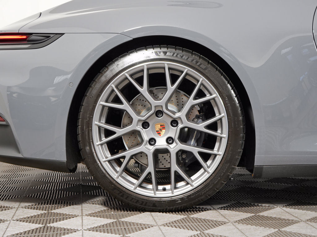 Certified 2025 Porsche 911 Carrera RWD image 18