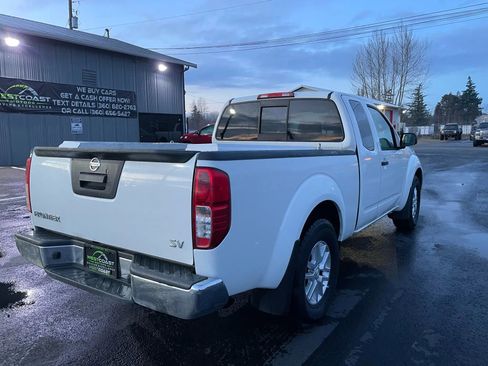 Used 2014 Nissan Frontier SV image 8
