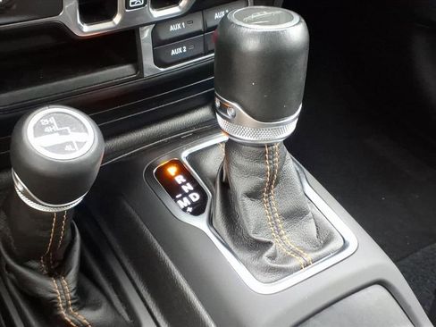 Used 2021 Jeep Gladiator Overland image 19