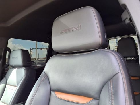 Used 2024 GMC Sierra 1500 AT4 w/ Technology Package AWD/4WD image 17