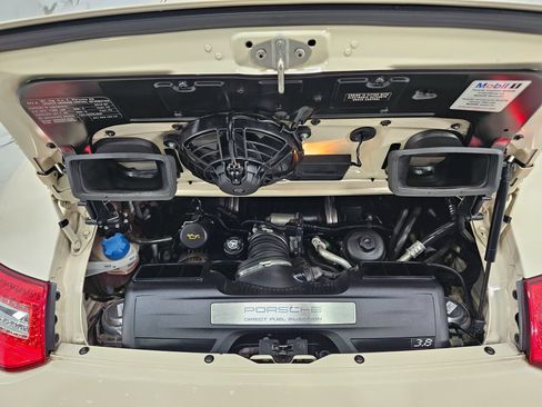 Used 2010 Porsche 911 GT3 RS image 3