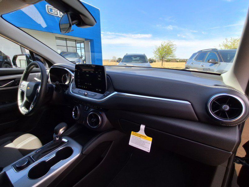 Used 2025 Chevrolet Blazer LT AWD/4WD image 14