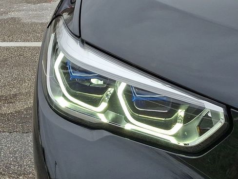 Used 2022 BMW X5 M50i w/ Executive Package image 9