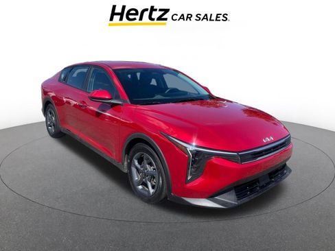 Used 2025 Kia K4 LXS image 1