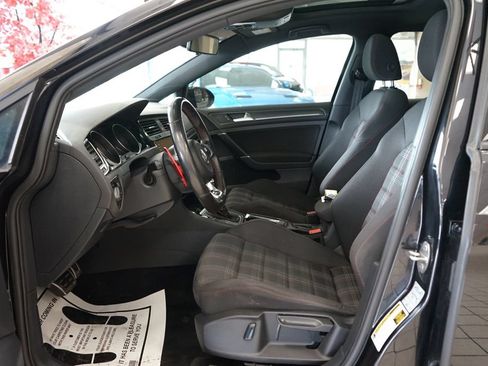 Used 2018 Volkswagen GTI SE FWD image 24
