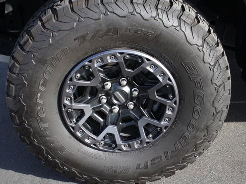 Certified 2025 Ford F150 Raptor w/ Equipment Group 803A Raptor R AWD/4WD image 14