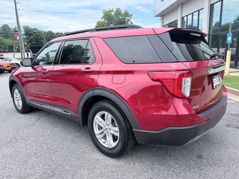 Used 2021 Ford Explorer XLT w/ Equipment Group 202A RWD image 7