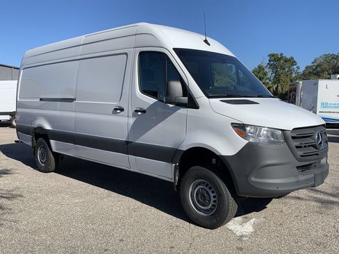 Used 2023 Mercedes-Benz Sprinter 2500 image 1