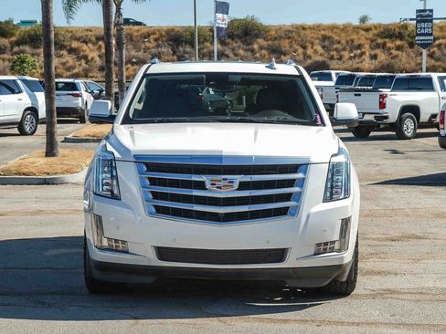 Used 2020 Cadillac Escalade Luxury AWD/4WD image 2