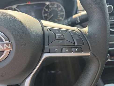 Used 2025 Nissan Altima 2.5 SV FWD image 18