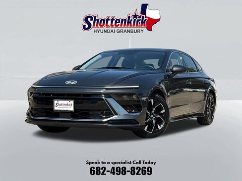 Used 2025 Hyundai Sonata SEL FWD image 1