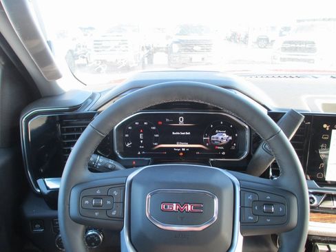 New 2026 GMC Sierra 1500 SLE image 19