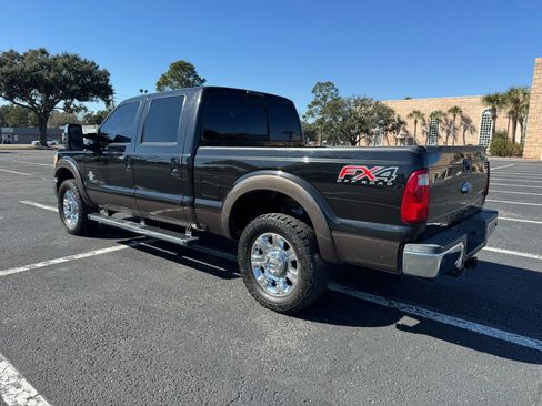 Used 2015 Ford F250 Lariat w/ Chrome Package image 8
