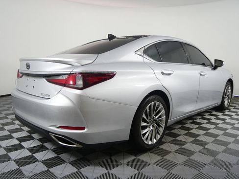 Used 2021 Lexus ES 350 Luxury image 3