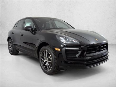 New 2026 Porsche Macan image 8