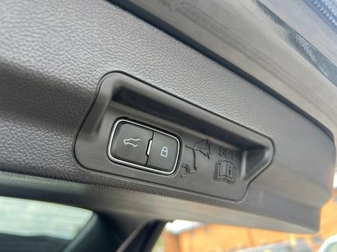 Certified 2023 Ford Explorer XLT w/ Equipment Group 202A AWD/4WD image 23
