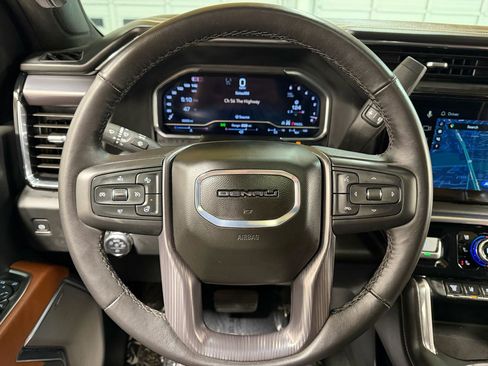 Used 2025 GMC Sierra 2500 Denali Ultimate w/ Max Trailering Package image 16