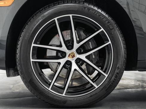Used 2023 Porsche Macan image 10