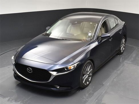 Used 2019 MAZDA MAZDA3 Sedan w/ Select Package image 41