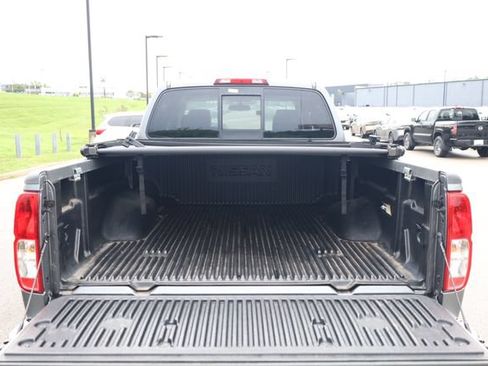 Used 2017 Nissan Frontier SV RWD image 21
