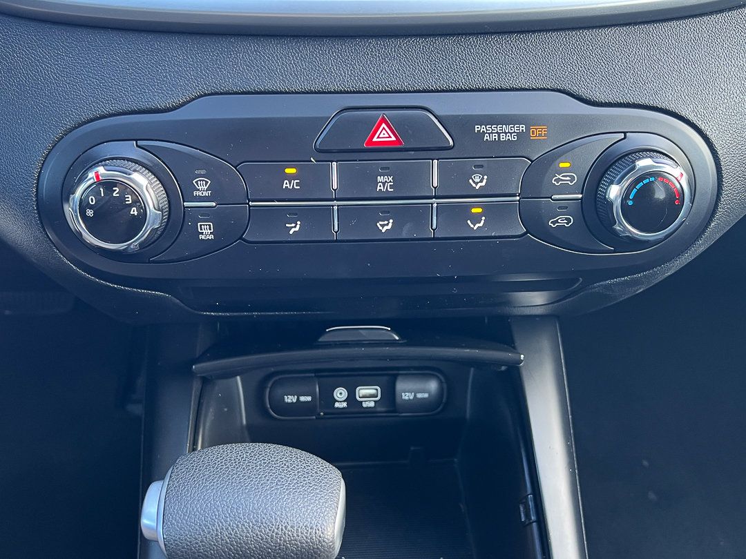 Used 2020 Kia Sorento LX FWD image 22