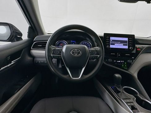 Used 2021 Toyota Camry LE image 21