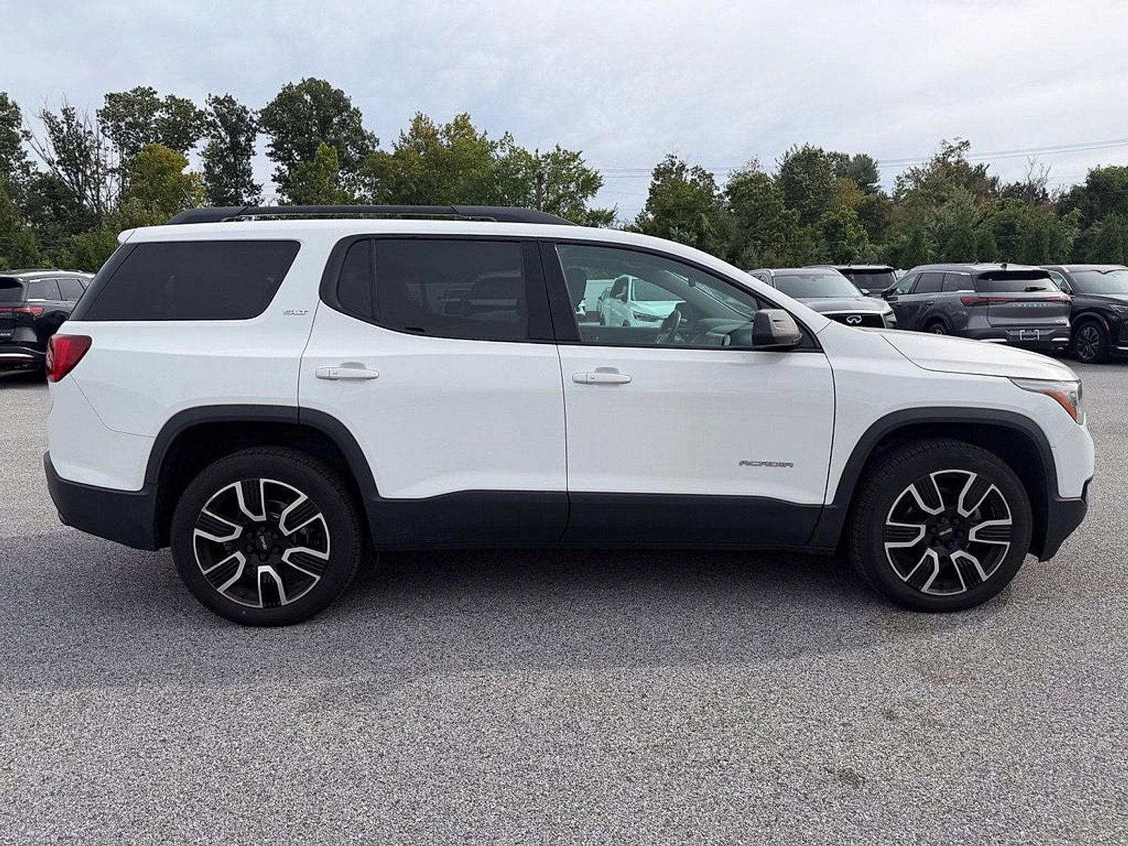Used 2019 GMC Acadia SLT w/ Black Edition AWD/4WD image 8