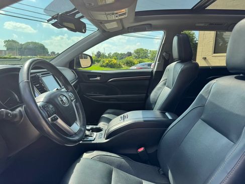 Used 2016 Toyota Highlander Limited Platinum AWD/4WD image 19