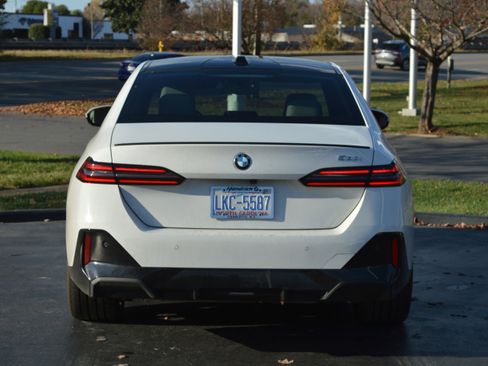 Used 2026 BMW 530i 530i w/ M Sport Package image 10