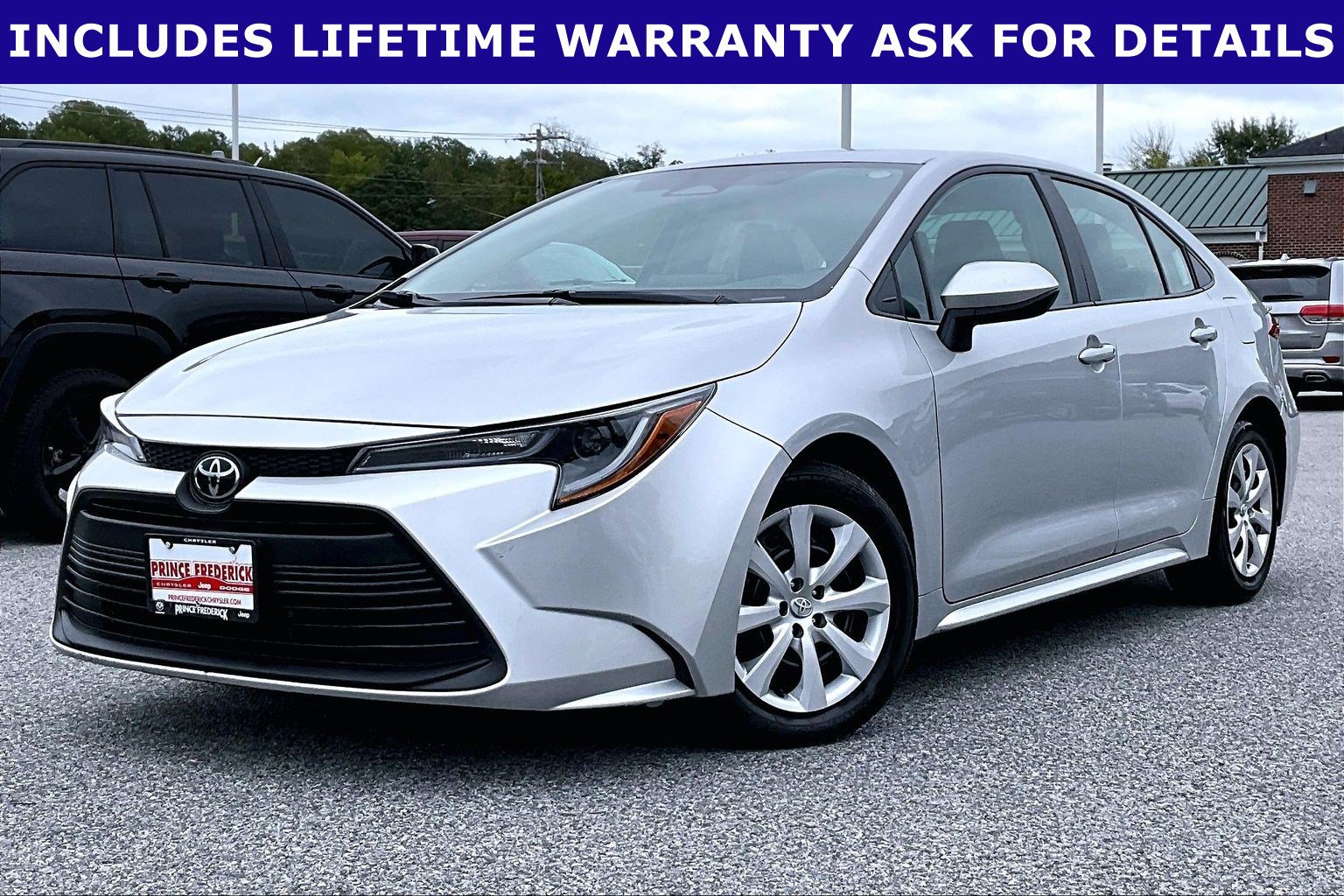 Used 2024 Toyota Corolla LE FWD image 3