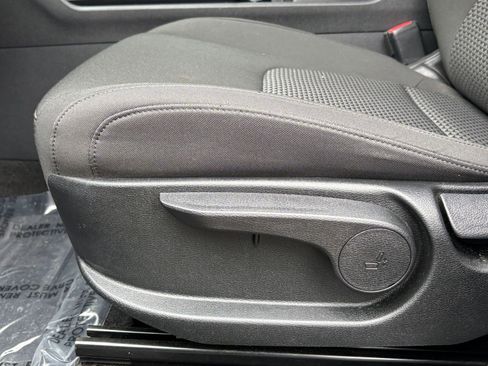 Used 2025 Kia Sportage LX image 22