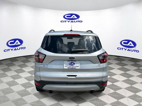 Used 2017 Ford Escape SE w/ Equipment Group 201A FWD image 5
