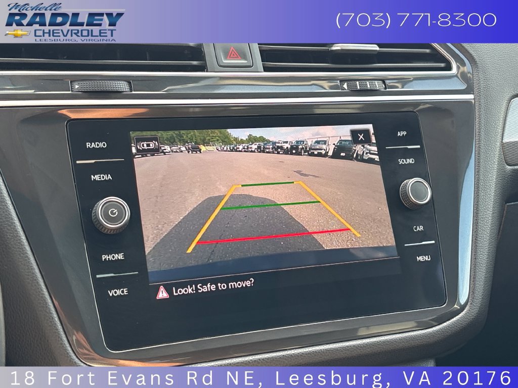 Used 2024 Volkswagen Tiguan SE w/ Panoramic Sunroof Package AWD/4WD image 11