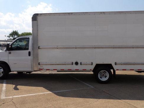 Used 2022 GMC Savana 3500 Extended w/ Power Convenience Package RWD image 7