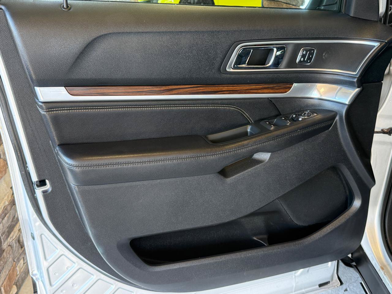 Used 2016 Ford Explorer Limited AWD/4WD image 8