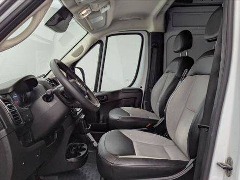 Used 2024 RAM ProMaster 2500 w/ Convenience Group FWD image 14