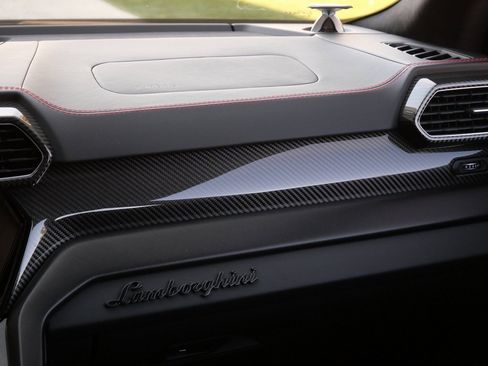 Used 2023 Lamborghini Urus S image 21